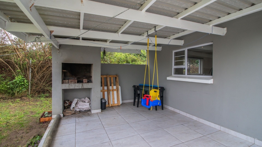 6 Bedroom Property for Sale in Kidds Beach Eastern Cape
